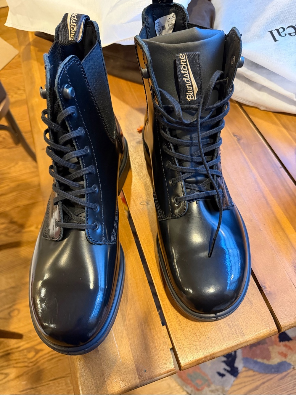 NWOT Blundstone Men's Size 9/ Women’s Size 11 Black High-Gloss Lace-Up Boots
